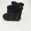Nuevas botas de nieve de media pantorrilla 2026 para mujer, con un lindo diseño de pompón, adecuadas para estudiantes, con un forro cálido de felpa y una suela engrosada para mayor calidez y resistencia al deslizamiento