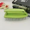 Escova de plástico escova de lavar roupa escova multifuncional para casa escova de descontaminação forte escova para tábua de passar roupa escova de cerdas com cabo fabricante em estoque