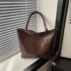 Bolsa de Grande Capacidade para Mulheres 2024 Nova Bolsa de Ombro de Couro Macio nas Axilas Bolsa Tote Vintage para Mulheres de Trabalho para Todos os Jogos