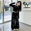 Traje de Dos Piezas para Niñas Primavera y Otoño Nuevo Estilo Coreano con Estrás de Estrella Estampado en Caliente 2026 Top de Manga Larga Jeans de Pierna Ancha Conjunto de Dos Piezas Moderno Genial