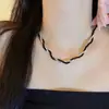 Colar Torcido Preto com Cristal Preto Prata Quebrada Estilo Francês Curto High-End Nicho Luxo Leve Feminino Novo Modelo Popular Ns005