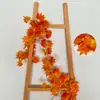 Enredadera de Hojas de Arce Artificiales Otoñales Transfronteriza Decoración de Halloween Hojas Decoración de Navidad Colgante de Pared para el Hogar Enredadera de Hojas de Arce