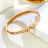 2025 Venta Caliente Nuevo Acero de Titanio Oro Rosa Pulsera con Letra H Moda Femenina Diseño de Nicho Lujo Accesible Pulsera Pequeña H Venta al por Mayor