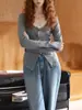 Camiseta Gris de Cuello en V Falsa Dos Piezas Estilo Francés 2025 Otoño Nuevo Casual Perezoso Empalmado Cárdigan de Manga Larga