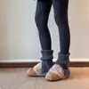 Versão de Pelo Macio~Chinelos Peludos de Bico Fechado para Mulheres, Novos Sapatos Slip-On Estilo Inverno com Lã Adicionada para Aquecimento, Sapatos de Algodão Estilo Birkenstock