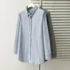 Camisa feminina de comprimento médio, novo estilo outono para meninas plus size, fresca e fofa, com gola de gato bordada e mangas compridas listradas, 0717