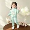 Conjunto Menina Comércio Exterior 2026 Novo Estilo Coreano Celebridade da Internet Infantil Moletom Casual Estiloso Calça Jogger Conjunto de Duas Peças da Moda