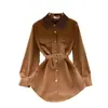 Otoño e Invierno 2026 Cuello Polo Nuevo Diseño Estilo Hepburn Entallado en la Cintura Elegante Camisa Suelta de Manga Larga de Longitud Media para Mujer