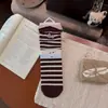 Meias cinzas femininas, meias folgadas para primavera e outono, cachorrinho fofo estilo cartoon japonês, versão coreana, meias de cano médio da moda para estudantes, estilo Ins