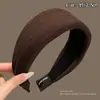 2026 Nuevo Estilo Diadema de Mujer Plisada de Ala Ancha Sensación de Alta Gama Cubre la Parte Superior del Cráneo Hace que la Cara se Vea Más Pequeña Cubre la Raya del Cabello Pinza para el Cabello Accesorio para el Cabello