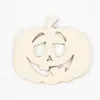 Decoração de Halloween Assinatura Pintada à Mão em Fatia de Madeira de Abóbora Etiqueta de Assinatura Novo Enfeite de Madeira de Natal Cartão para Pendurar Atacado de Madeira