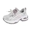 Nuevos zapatos de verano para mujer, zapatos dad transpirables, estilo coreano versátiles de suela gruesa para aumentar altura, de malla, casuales para correr, deportivos, zapatos de moda