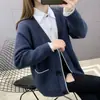 2026 Nueva Moda Estilo Chanel Rojo Chino Otoño e Invierno Bloqueo de Color Retro Diseño de Textura de Raya Vertical Cuello en V Cárdigan de Punto