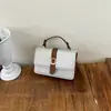 Otoño 2026 Nuevo Bolso Cuadrado Pequeño de Bloques de Color Sencillo Bolso de Mano para Mujer Bolso de Hombro Versátil Bolso para Ir al Trabajo y Citas Bolsos de Mujer al por Mayor