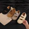Zapatos Mary Jane llamativos y elegantes de 2026, estilo retro de una sola tira, color liso, un estilo nuevo fresco y moderno