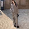 Conjunto de Moda Informal de Estilo Nuevo Otoño e Invierno 2026, Suéter de Punto con Cuello Semiabierto que Reduce la Edad, Pantalones Anchos Casuales