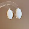 Pendientes de plata de aguja europea y americana con forma de corazón de resina y forma de C, pendientes de estilo court vintage francés, pendientes de lujo ligero de alta gama
