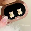 Brincos de Urso de Pelúcia com Laço e Pérolas Desenho Animado, Doces e Fofos, Pequenos Brincos de Veludo Marrom, Brincos com Coração de Menina