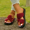 Sandalias de tiras planas transfronterizas de Amazon europeas y americanas, tela, nuevo modelo de verano para mujer 43, comercio exterior 2026, venta al por mayor, talla grande