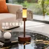 Luminária de Mesa Recarregável Retrô Luminária de Cabeceira para Quarto 2026 Luxo Leve Decoração de Alto Padrão Toque Vintage Atmosfera Luz Noturna