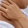 Pulseira Anel Simples Transfronteiriça Europeia e Americana para Mulheres Pulseira de Corrente com Pingente de Ouro Anel Integrado Manoplas Pulseira Joia