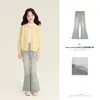 Calça infantil Amybaby, novo estilo outono 2026, elegante e modeladora, jeans flare de cintura alta com aplicação de strass