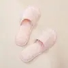Halluci Pantufas Acolchoadas de Seda Simulada para Casa Solado de Borracha Antiderrapante e Resistente ao Desgaste Pantufas de Casal para Primavera e Verão Estilo Feminino