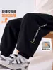 Calça casual masculina estilo europeu, calça de moletom grossa e forrada com fleece para o inverno, quente, nova coleção de inverno 2026 para crianças e bebês