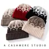 Nuevo Gorro de Punto de Cachemira para Otoño e Invierno para Hombres y Mujeres Gorro Cálido Protección contra el Frío Cubre-Cabeza Sombrero Gorro para Ciclismo al Aire Libre Gorro Casual para el Frío