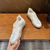 Zapatos de entrenamiento alemanes invisibles para aumentar la altura de 7 cm para mujer, nuevos zapatos casuales versátiles de suela fina 2026, zapatos deportivos Cortez de otoño para mujer