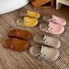 Jin Mi 2025 Primavera Nuevo Cabeza Redonda Gamuza Hebilla de Cinturón Baotou Perezosas Planas para Exterior Casual Mujer Zapatillas Baotou para Mujer