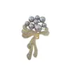 Broche de Flor de Mão Levemente Luxuoso Estilo Francês, Corsage de Pérola Feminino e Versátil, Alfinete Elegante e Requintado, Acessório Gracioso para Terno