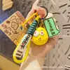 Llavero estilo talla de madera original serie de verduras y frutas creativo lindo divertido hongo que rompe ojos pera torcida llavero colgante para bolsa