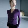 Estilo ocidental V-neck cor sólida top mulheres irregular hem design camisa inferior inverno Nova plissada slim T-shirt