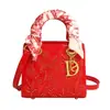 2026 Nova Bolsa de Mão com Lenço de Seda Bordada Pesadamente para Mulheres, Bolsa de Ombro Único Lady Diana, Bolsa Transversal de Couro Envernizado, Exportação