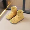 Estilo Nuevo de Verano Botines Transpirables con Cortes para Niños Sandalias Romanas de Moda para Niñas Botas de Cuero Antideslizantes para Bebés de 3-6 Años