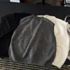 2026 Novo Colete Fashionável Estilo Coreano com Decote V Sem Mangas para Mulheres, Caimento Solto, Emagrecedor, Top Versátil com Bolsos de Botão