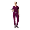 Estação Internacional SHEIN: Uniformes médicos feitos sob medida com etiquetas de tecido, tecido TR, produção de amostras com base nos designs fornecidos, uniformes de médico para clínicas