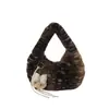 Otoño/Invierno 2026 Bolso de Mano Pequeño de Felpa Cálido y Lindo Transfronterizo Bolso Tote de Felpa Estilo Coreano para Llevar en la Mano/Hombro/Cruzado