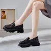 Mocasines de cuero suave de estilo elegante con suela blanda para mujer, nuevos zapatos versátiles de plataforma con suela gruesa, zapatos de cuero tipo slip-on de estilo británico