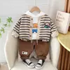 Moda Nueva de Primavera para Niños Sudadera Rayada de Dibujos Animados Camisa Base con Capucha de Algodón Pantalones Traje de Tres Piezas Fabricante Mayorista