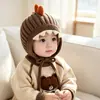 Gorro para bebé, diseño de dinosaurio de dibujos animados para otoño e invierno, gorro tejido grueso y cálido para niños, con protección para las orejas, adecuado para niñas, y diseñado como un gorro con capucha para mantener a los bebés abrigados en climas fríos