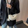 Bolso pequeño súper popular de este año para mujer 2023, nuevo bolso de mensajero de diseño de nicho versátil de estilo occidental, bolso de bola de masa de moda