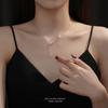 Collar con borlas pequeñas de plata esterlina S999 para mujer, cadena de cuello alto, ligera y de lujo, con un diseño exquisito y una sensación de cadena de clavícula plateada.