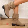 Botines cortos versátiles nuevos para mujer de ante transfronterizos europeos y americanos con estilo, punta redonda, tacón bajo estilo western, botas de cowboy, venta al por mayor, tallas grandes