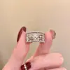 Anel Aberto com Zircônia Micro-Incustada de Gipsofila para Mulheres, Design de Nicho com Sensação de Alto Padrão, Anel Empilhável Moderno e Versátil