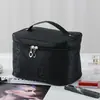 Nova Bolsa de Maquiagem com Letras Estilo Coreano Grande Capacidade Coração de Menina Portátil para Viagem Bolsa de Mão para Armazenamento de Artigos de Higiene Pessoal Venda por Atacado de Fábrica