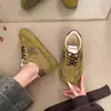 Cómodo modelo nuevo de zapatillas Forrest Gump, suela suave, diseño delgado, zapatillas estrella de superficie suave 2026, zapatillas deportivas versátiles, zapatillas de entrenamiento alemanas para mujer de primavera y otoño