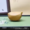 Linda talla de madera de un plátano hecha de ciprés chino, un adorno de fruta de madera maciza para inquietarse y aliviar el estrés