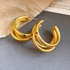 Personaje Femenino Estilo Coreano~Aretes de Plata de Tres Capas con Puntos, Forma de C, Versátiles Estilo Ins con un Diseño Único y Elegancia de Nicho
